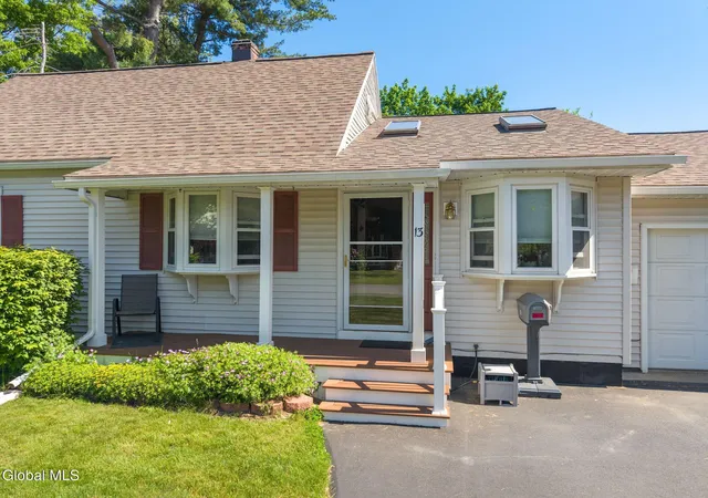 Homes for sale in Glenville, NY | 13 Saratoga Dr, Glenville, NY 12302 | MLS# 202618812