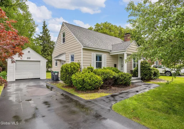 Homes for sale in Glenville, NY | 29 Witbeck Dr, Glenville, NY 12302 | MLS# 202618797