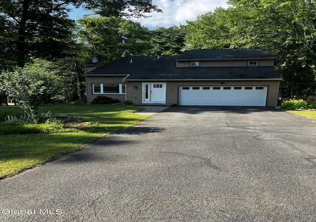 Photo 2 of Sale Pending at 3287 E Old State Rd, Schenectady, NY 12303 | MLS# 202619134 | Listing updated on 2026-07-24