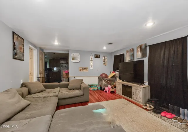 56th image of 40 South St, Waterford, NY 12188 | MLS# 202619517