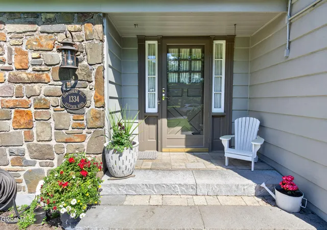 Homes for sale in Niskayuna, NY | 1334 Ruffner Rd, Niskayuna, NY 12309 | MLS# 202618943