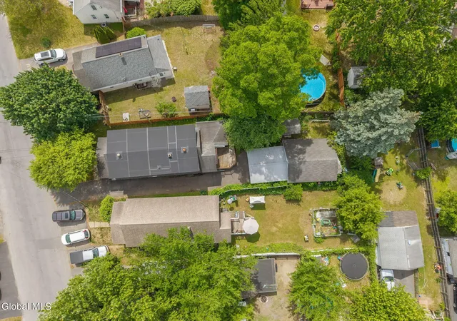 58th image of 2021 Cedarlawn Ave, Rotterdam, NY 12306 | MLS# 202619077