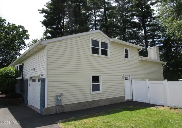 5th image of 29 Garling Dr, Latham, NY 12110 | MLS# 202618890