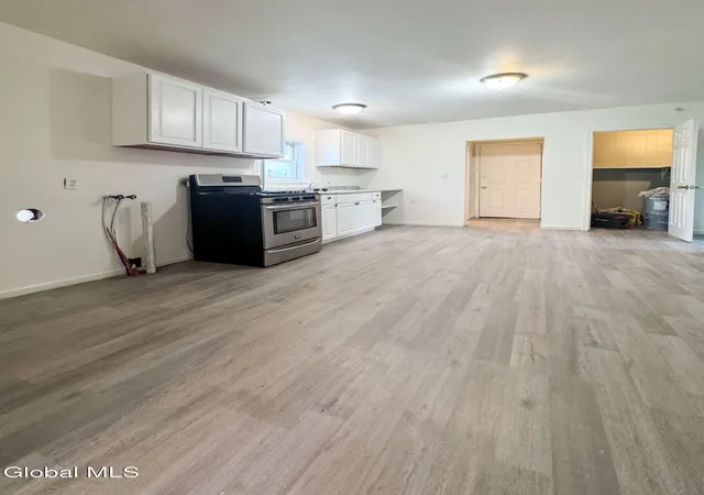 Listing Photo 5 - Condo for sale in building located at 918 Brg St, Schenectady, NY 12303