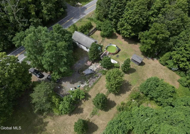 Photo 4 of Single family home for sale at 408 W Mountain Rd, Queensbury, NY 12804 | MLS# 202619500 | Listing updated on 2026-09-21