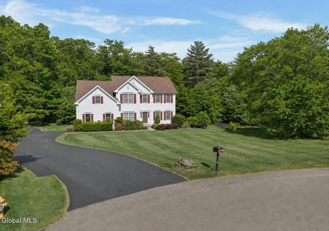 4th image of 15 Foxhound Cir, Halfmoon, NY 12118 | MLS# 202619020