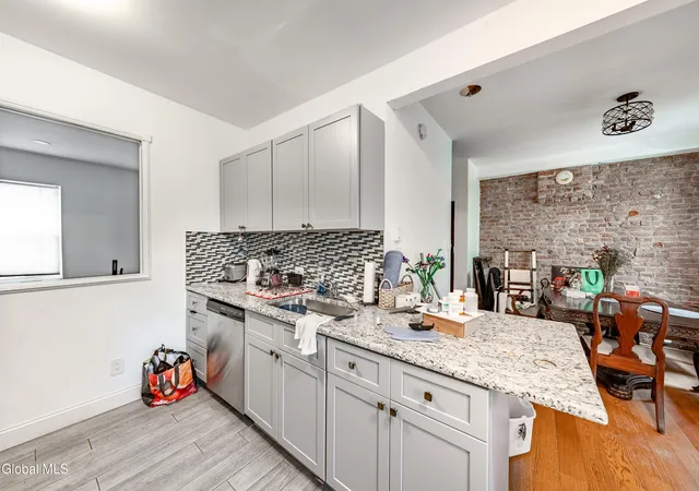 Listing Photo 5 - Condo for sale in building located at 177 Lancaster St, Albany, NY 12210