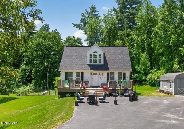 Homes for sale in Schaghticoke, NY | 131 Calhoun Dr, Schaghticoke, NY 12182 | MLS# 202619297