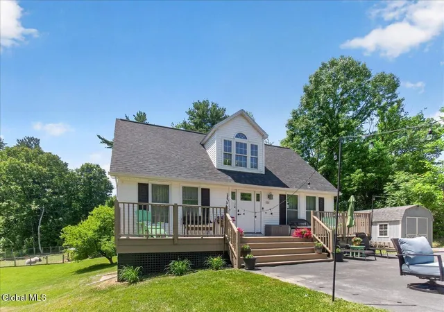 Homes for sale in Schaghticoke, NY | 131 Calhoun Dr, Schaghticoke, NY 12182 | MLS# 202619297