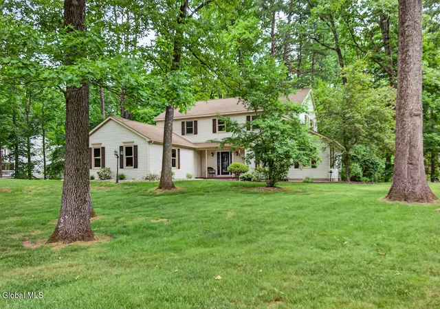 40th image of 26 Knollwood Dr, Saratoga Springs, NY 12866 | MLS# 202619386