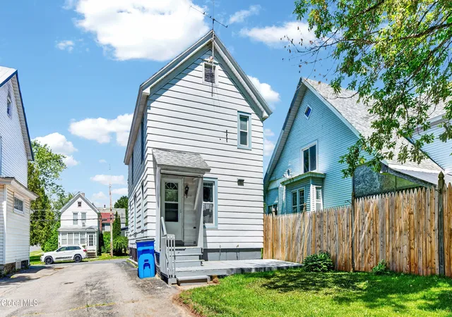 Homes for sale in Johnstown, NY | 528 1/2 N Market St, Johnstown, NY 12095 | MLS# 202619163