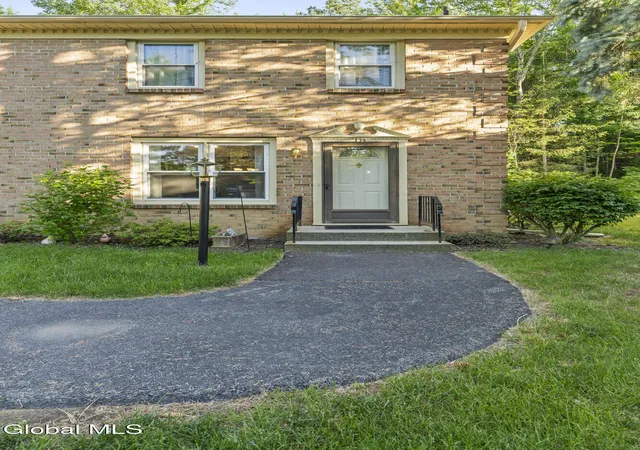 1st image of 174 Williamsburg Ct, Albany, NY 12203 | MLS# 202619326
