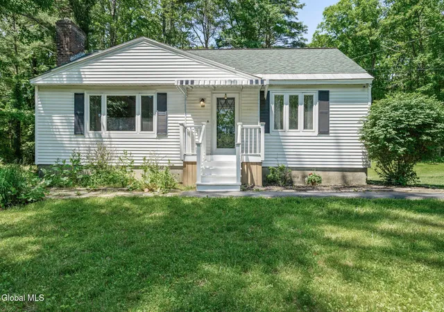 Homes for sale in Glenville, NY | 1130 Sanders Rd, Glenville, NY 12302 | MLS# 202619275