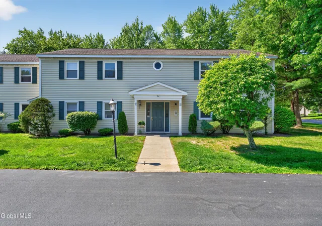 1st image of 102 Cedarview Ln, Colonie, NY 12189 | MLS# 202619396