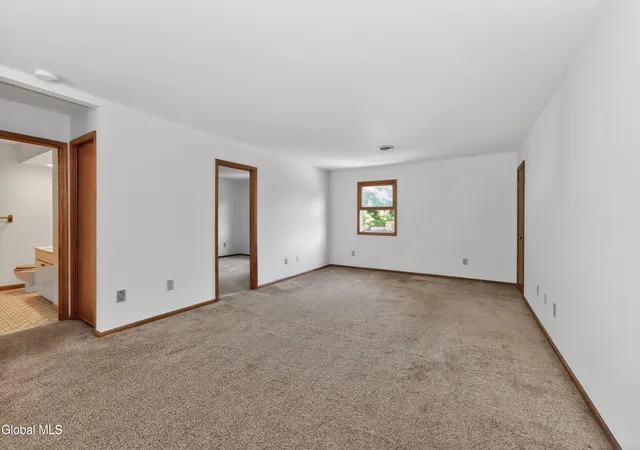 3rd image of 102 Cedarview Ln, Colonie, NY 12189 | MLS# 202619396
