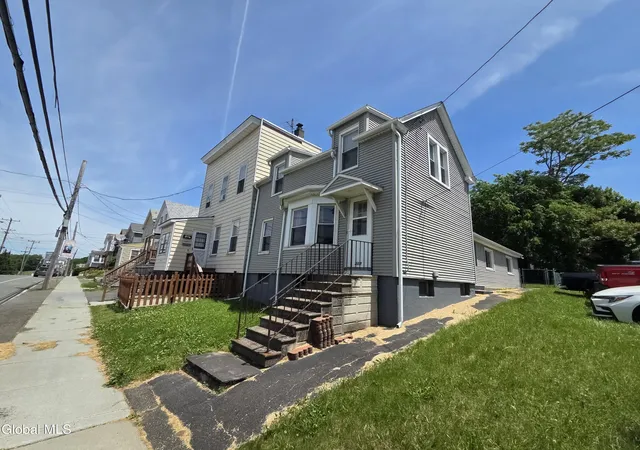 Homes for sale in Rensselaer, NY | 512 East St, Rensselaer, NY 12144 | MLS# 202619289