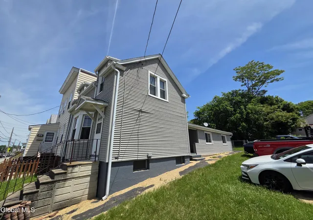 Homes for sale in Rensselaer, NY | 512 East St, Rensselaer, NY 12144 | MLS# 202619289