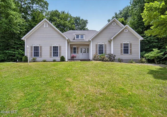 1st image of 4 Dorothy Ln, Schenectady, NY 12302 | MLS# 202619511