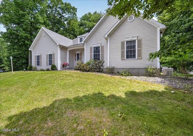 2nd image of 4 Dorothy Ln, Schenectady, NY 12302 | MLS# 202619511