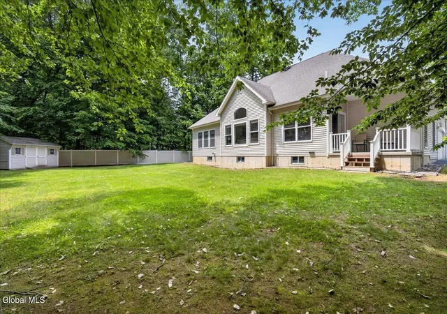 40th image of 4 Dorothy Ln, Schenectady, NY 12302 | MLS# 202619511