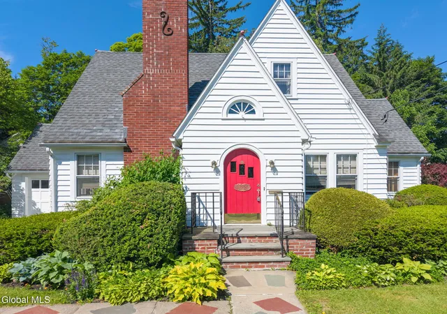 3rd image of 122 Clinton Cir, Cobleskill, NY 12043 | MLS# 202620508