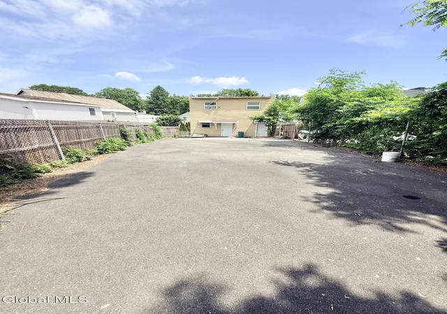 27th image of 772 Eastern Ave, Schenectady, NY 12308 | MLS# 202619437