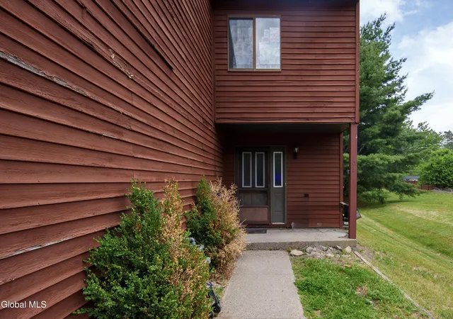 2nd image of 101 103 Stone Ridge Ct, Guilderland, NY 12009 | MLS# 202619332