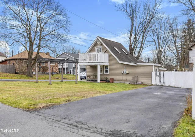 25th image of 79 Starr Ave, Schenectady, NY 12304 | MLS# 202620066