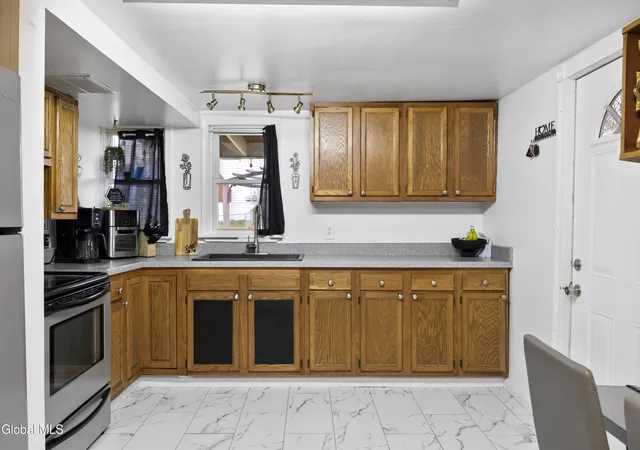4th image of 79 Starr Ave, Schenectady, NY 12304 | MLS# 202620066