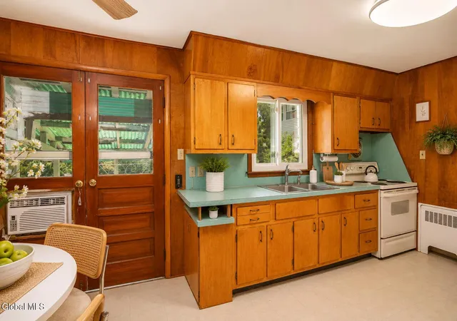 Photo 4 of Sale Pending at 9 Garden Ave, Albany, NY 12203 | MLS# 202619317 | Listing updated on 2026-07-19