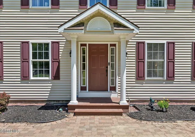 Photo 4 of Sale Pending at 1033 Old Schaghticoke Rd, Schaghticoke, NY 12154 | MLS# 202619470 | Listing updated on 2026-09-18