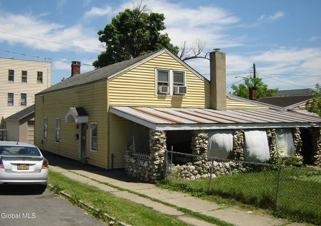 4th image of 50 Newark St, Cohoes, NY 12047 | MLS# 202619429