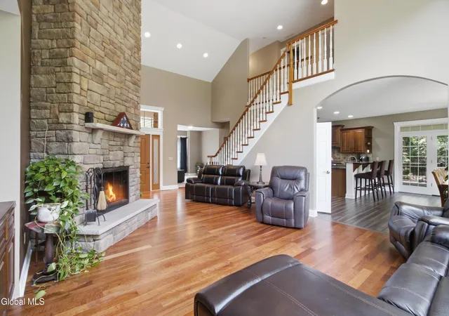 4th image of 12 Thoroughbred Dr, Schodack, NY 12061 | MLS# 202619541