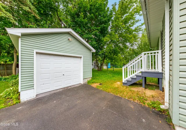 Photo 4 of Sale Pending at 32 Carroll Ave, Albany, NY 12203 | MLS# 202619595 | Listing updated on 2026-07-20