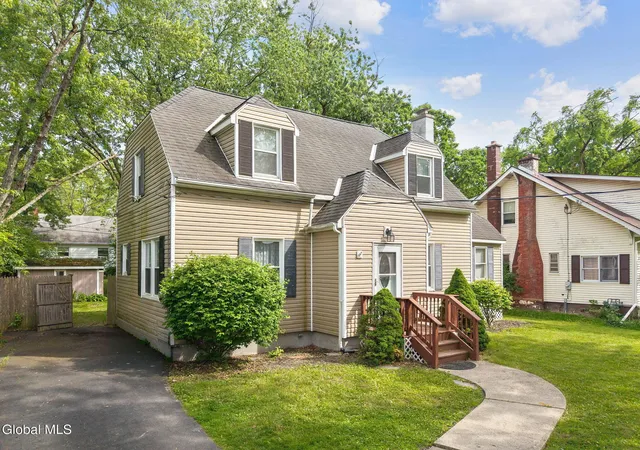 4th image of 102 Delaware Ave, Rensselaer, NY 12144 | MLS# 202619667