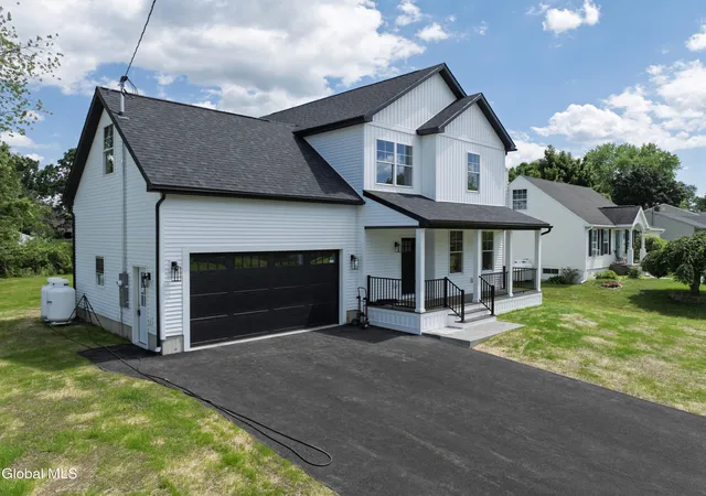4th image of 3 Dorchester Dr, Stillwater, NY 12170 | MLS# 202619607