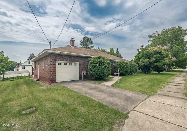 3rd image of 45 Catherine St, Amsterdam, NY 12010 | MLS# 202619622