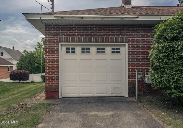 4th image of 45 Catherine St, Amsterdam, NY 12010 | MLS# 202619622