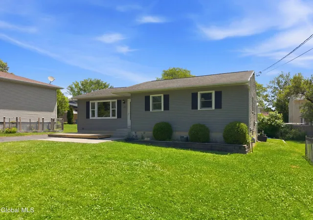 2nd image of 34 Mountainview Ave, Albany, NY 12208 | MLS# 202619664