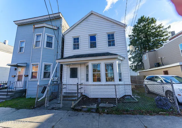 Homes for sale in Rensselaer, NY | 38 Walker St, Rensselaer, NY 12144 | MLS# 202619628