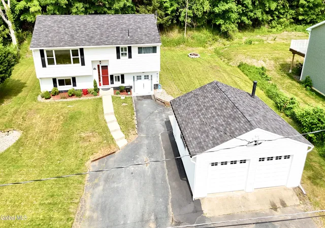 Homes for sale in Poestenkill, NY | 10 Williams St, Poestenkill, NY 12198 | MLS# 202620523