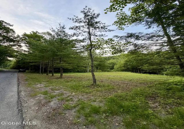 Photo 5 of Sale Pending at 422 Old Peck Hl Rd, Gloversville, NY 12078 | MLS# 202619710 | Listing updated on 2026-08-24