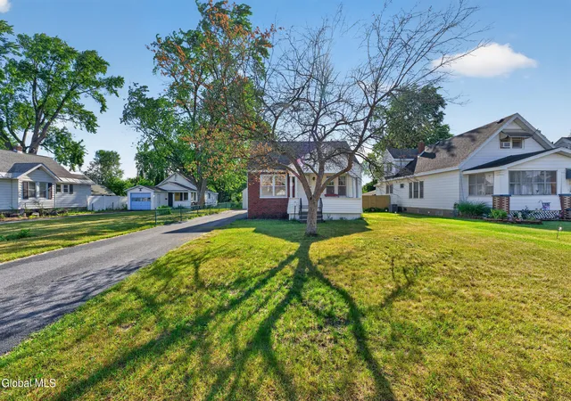 3rd image of 77 Oakdale Ave, Rotterdam, NY 12306 | MLS# 202619714