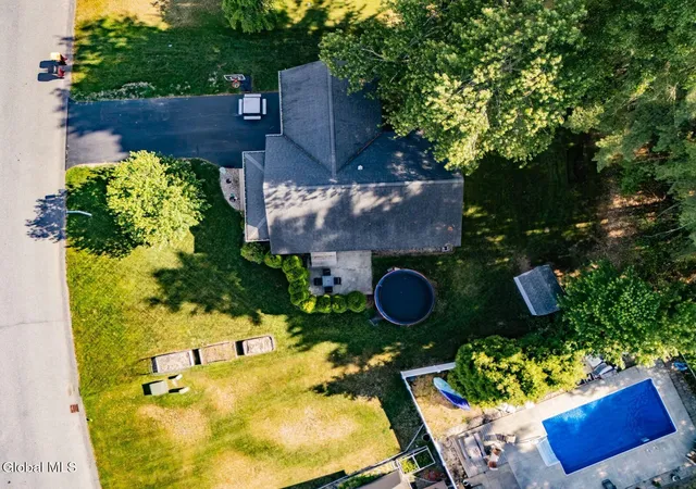 4th image of 5 Charlton Ln, Queensbury, NY 12804 | MLS# 202619940