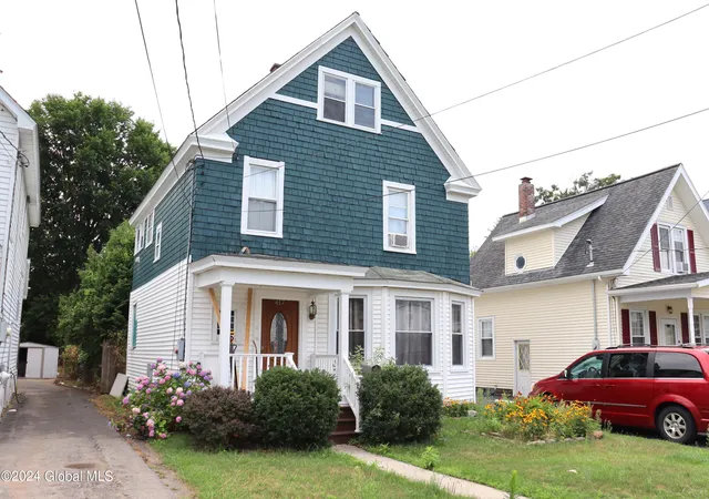 Homes for sale in Schenectady, NY | 417 Eleanor St, Schenectady, NY 12306 | MLS# 202619695