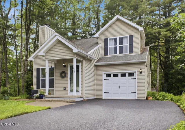 Homes for sale in Ballston Spa, NY | 218 Meadowlark Dr, Ballston Spa, NY 12020 | MLS# 202619697