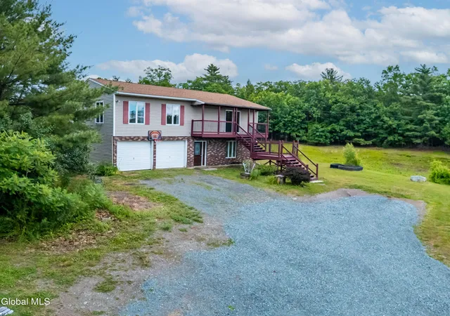 Homes for sale in Nassau, NY | 29 Smith Hill Rd, Nassau, NY 12123 | MLS# 202619886