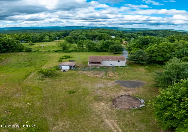 Homes for sale in Nassau, NY | 29 Smith Hill Rd, Nassau, NY 12123 | MLS# 202619886