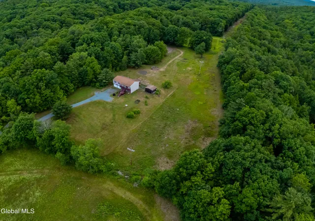 Photo 3 of Single family home for sale at 29 Smith Hl Rd, Nassau, NY 12123 | MLS# 202619886 | Listing updated on 2026-09-11