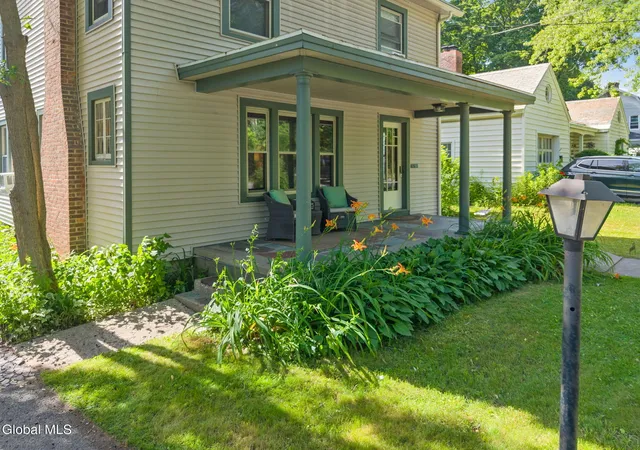 Homes for sale in Niskayuna, NY | 1045 Balltown Rd, Niskayuna, NY 12309 | MLS# 202620500